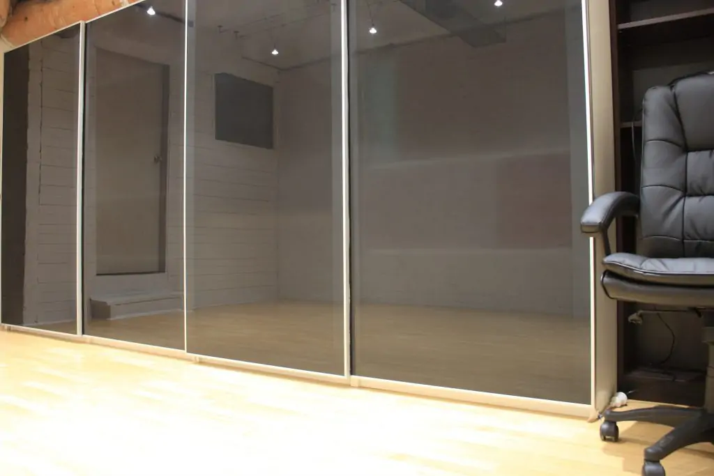 Glass Sliding Door BIC