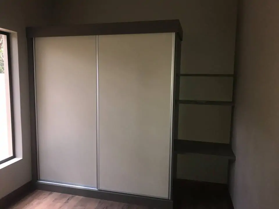 Sliding Door BIC