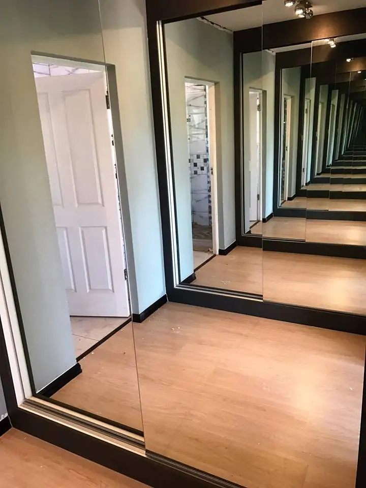 Glass Sliding Door BIC